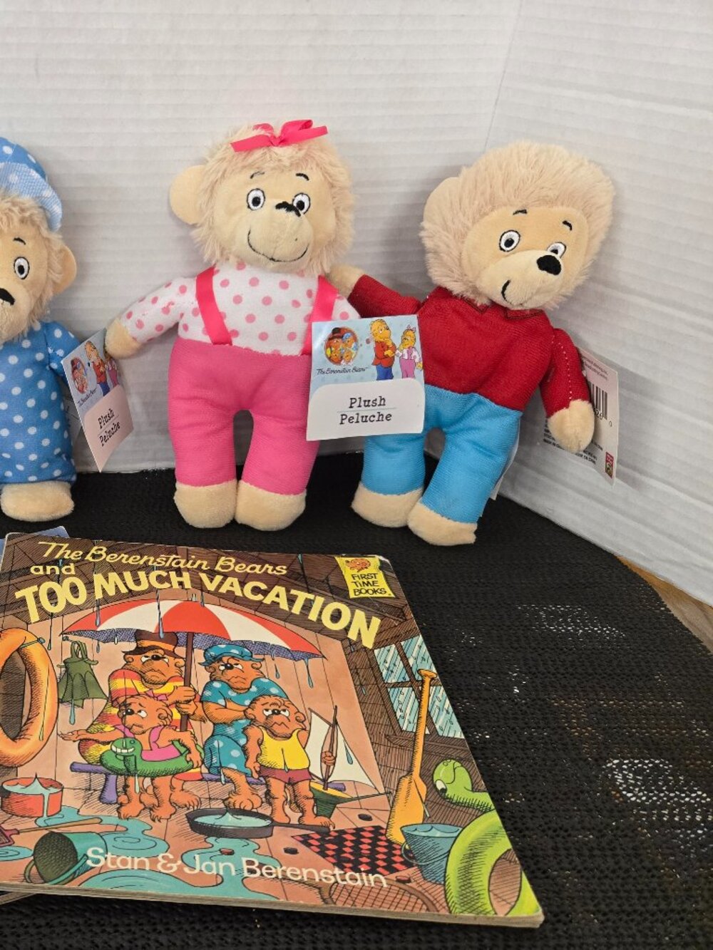 Complete set of Berenstain Bears small Plush w tags & Books Lot - Picture 3 of 3